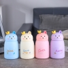 BÌNH THỦY TINH BỌC NHỰA NẮP GẤU VƯƠNG MIỆN 360ML