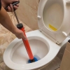 Cây Bơm Thụt Thông Tắc Nghẽn Bồn Cầu màu đỏ