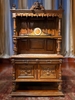 tu-decor-mang-phong-cach-gothic-xua