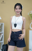 Short jean ôm chỉ nổi