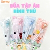 Đũa tập ăn Bermy hình thú cho bé (màu sắc/ họa tiết ngẫu nhiên)