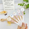 Thìa nhựa trắng Mumbebe  (họa tiết ngẫu nhiên)