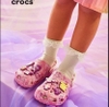 Dép sục Crocs Hello Kitty Sanrio màu hồng