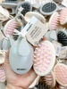 Lược gội đầu massage silicon Ebelin