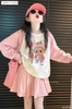 Bộ áo nỉ raglan dài tay Labubu mix chân váy xếp ly hồng hãng Luca&Luca
