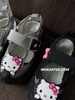 Giày thoáng khí quai dán Hello Kitty đen và ghi