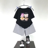 Bộ cotton Baby Three áo cộc tay đen quần kẻ Chihan
