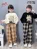 Bộ nỉ size 8-12Y hình Labubu dài tay quần kẻ caro Jia-Xing Qiu 2 màu đỏ, đen