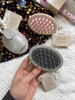 Lược gội đầu massage silicon Ebelin
