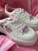 Giày sneaker ZARA Sanrio Hello Kitty trắng kèm charm trái tim