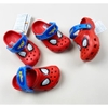 Dép Sục Crocs Spiderman đỏ quai xanh