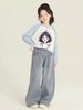 Bộ cotton raglan áo trắng xanh hình cô gái mix quần jean hãng Elaine