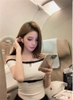 Áo trễ vai trắng nơ đen hãng WG.WE