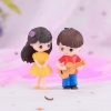 CN-cặp đôi đánh đàn áo đỏ vàng