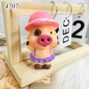 Tượng heo mũ hồng nhạt