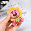 Gấu Dâu Đeo Vòng Cổ Hoa Cúc Nhựa Đặc TQ