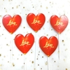 Set tim đỏ chữ love vàng