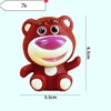 Tượng gấu dâu ngồi nhựa cứng.