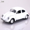 Xe zip cổ điển trắng.