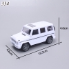 Xe - SUV trắng.
