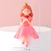 CN-cô gái cầm hoa đội vương miện hồng