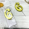 Một Chiếc Nến Số 6 Vàng