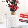 Bình cắm hoa nhựa giả gốm màu trắng TQ