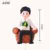SLC-Silicon quý ông áo trắng ngồi ghế