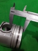 PISTON 6D16 IZUMI (N57 ẮC 42 THÂN TRẮNG KẸP THÉP ) ( XÉC MĂNG ĐI 6D16T ) LẮP SK330
