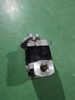 BƠM XE NÂNG 11T 1 KHOANG 60 Q.TRÁI VÀO BÍCH RA CÚT KXN TỐT