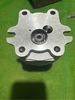 BƠM KHIỂN PC50UU-2:  LỖ TO*10T*2T*Tâm 81*1 đường dầu* khoang25*H97 = PC35-8 - TN