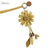 Charm hoa cúc iSeren, da dê cao cấp, da thật handmade, móc khóa, charm treo túi xách, quà tặng cao cấp