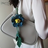 Charm hoa trà iSeren, da dê cao cấp, da thật handmade, móc khóa, charm treo túi xách, quà tặng cao cấp