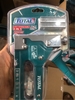 Dụng cụ bấm gim Total THT311425