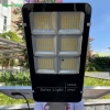 Đèn đường năng lượng mặt trời ánh sáng vàng 300w